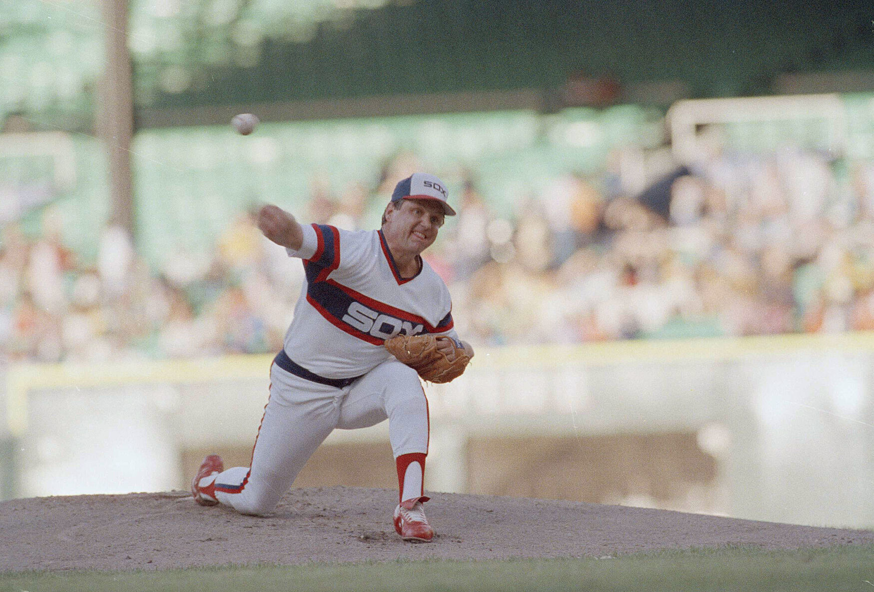 1992: Pitchers Tom Seaver and Rollie Fingers are elected to the Baseball Hall of Fame